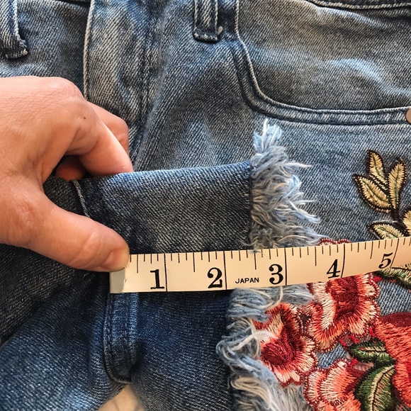 Floral Patch High Rise Cut-Off Denim Shorts - Picture 7 of 7